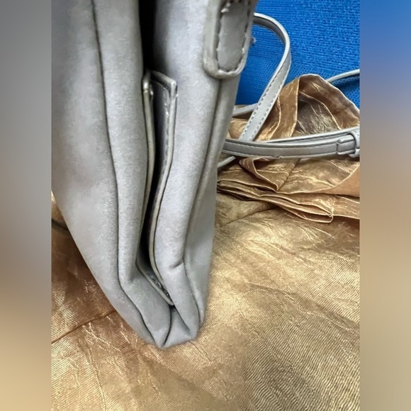 Street Level crossbody Bag REDUCED ❗️ - Picture 5 of 12